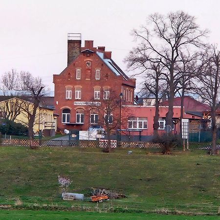 Ferienwohnung Heinrich Heine Schule Bad Dürrenberg Exterior foto