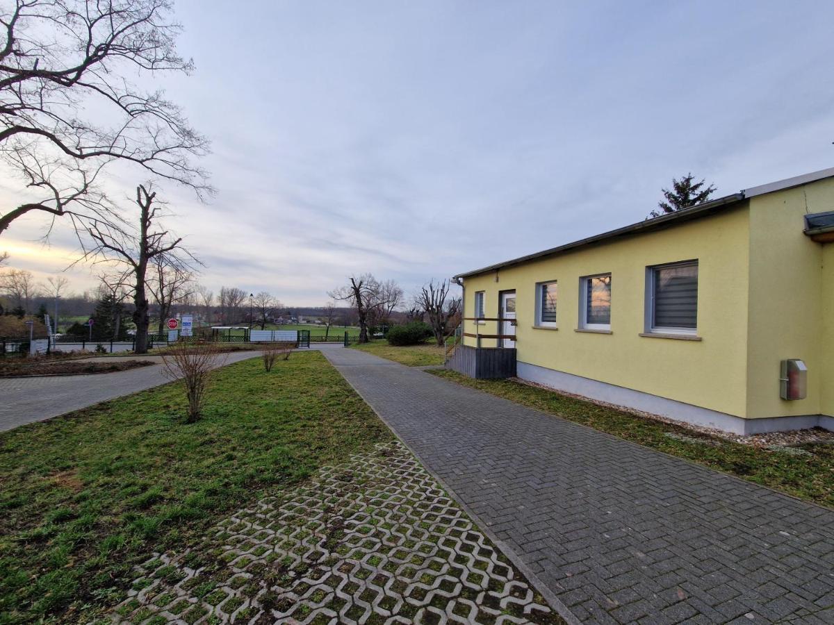 Ferienwohnung Heinrich Heine Schule Bad Dürrenberg Exterior foto