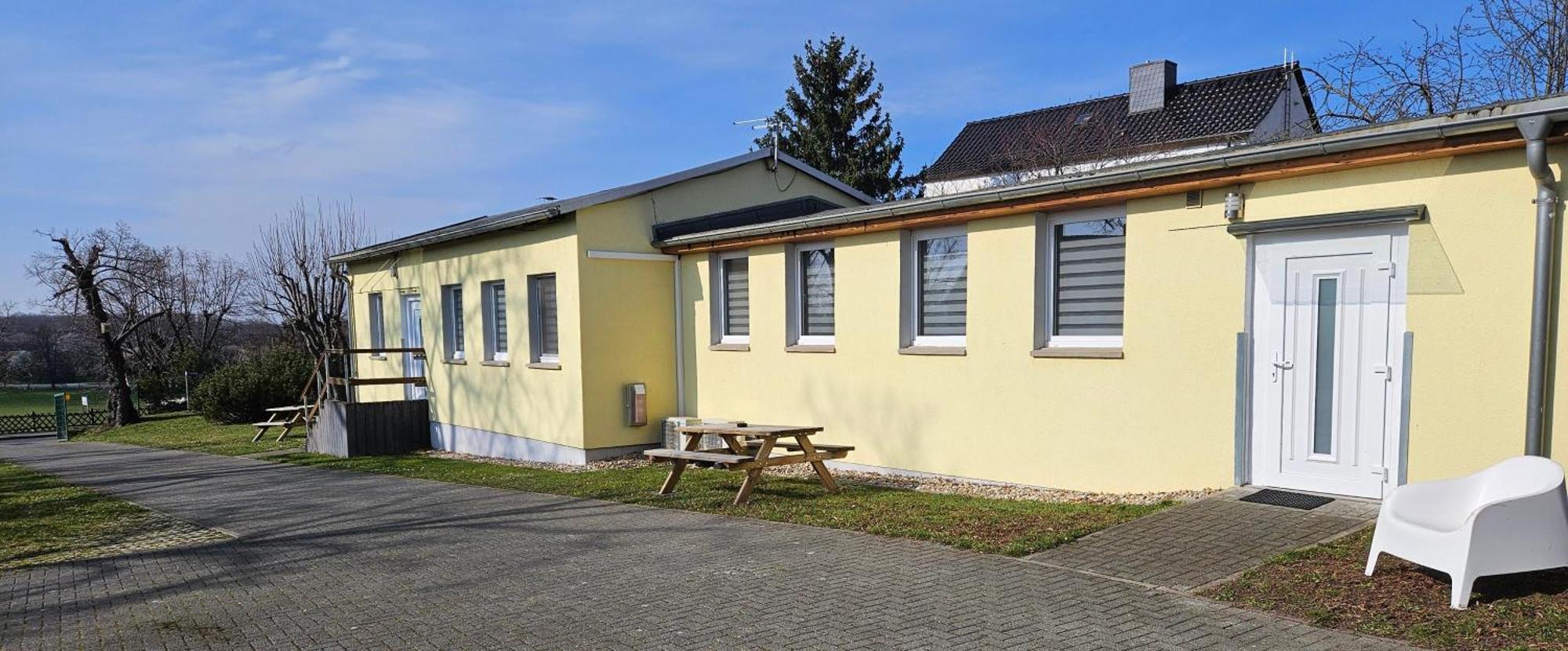 Ferienwohnung Heinrich Heine Schule Bad Dürrenberg Exterior foto
